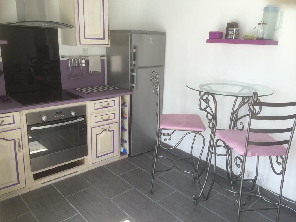Apartment Independant Dans Avec Piscine A *