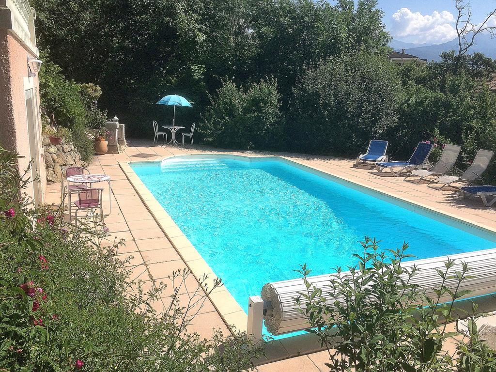Independant Dans Avec Piscine A Apartment *